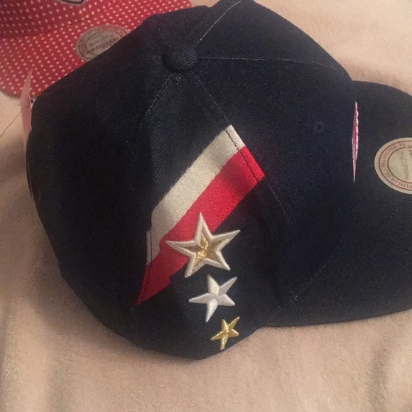 Mitchell & Ness SnapBack Caps - Picture 3 of 7